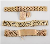 Lot 456 - Three 9 carat yellow gold bracelets, all 10mm...