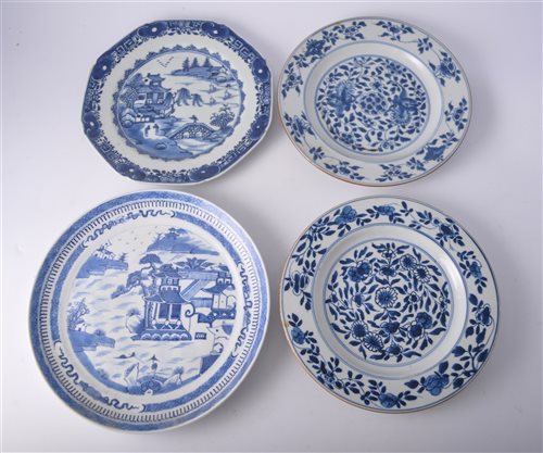 Lot 11 - Chinese export porcelain blue and white plate,...