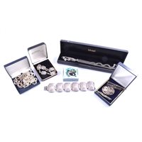 Lot 340 - A collection of silver jewellery and a coral...