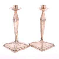 Lot 90 - Pair of Edwardian silver candlesticks, Lee &...