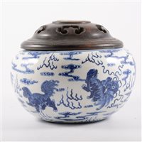 Lot 170 - Chinese blue and white bowl, bearing Kangxi...