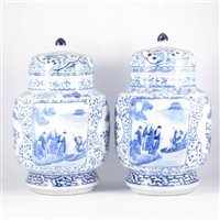Lot 186 - A pair of Chinese blue and white covered jars,...
