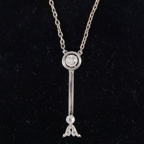 Lot 66 - A diamond set pendant and chain, an old cut...