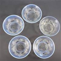 Lot 419 - Jobling, five opalescent glass dessert bowls,...