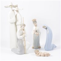 Lot 30 - A Lladro Virgin of Humility crib group, 23cm...