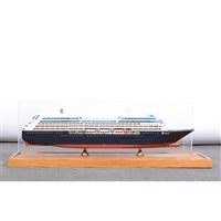 Lot 85 - Model cruise ship R Eight, 79cm, in case.
