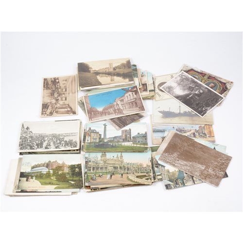 Lot 102 - Box of early 20th Century and later postcards,...