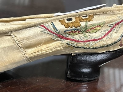 Lot 154 - A pair of ladies silk shoes, mid 18th Century