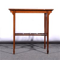 Lot 463 - Edwardian mahogany occasional table