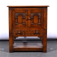 Lot 390 - Reproduction oak side cabinet