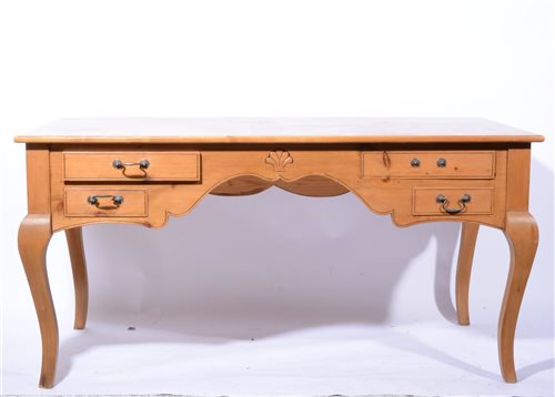 Lot 446 Large Pine Desk Lot 446 Large Pine Desk