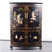 Lot 414 - Japanese lacquered Corner cabinet