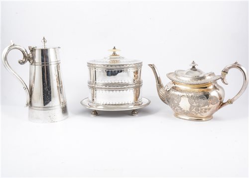 Lot 172 - Silver plated oval biscuit box