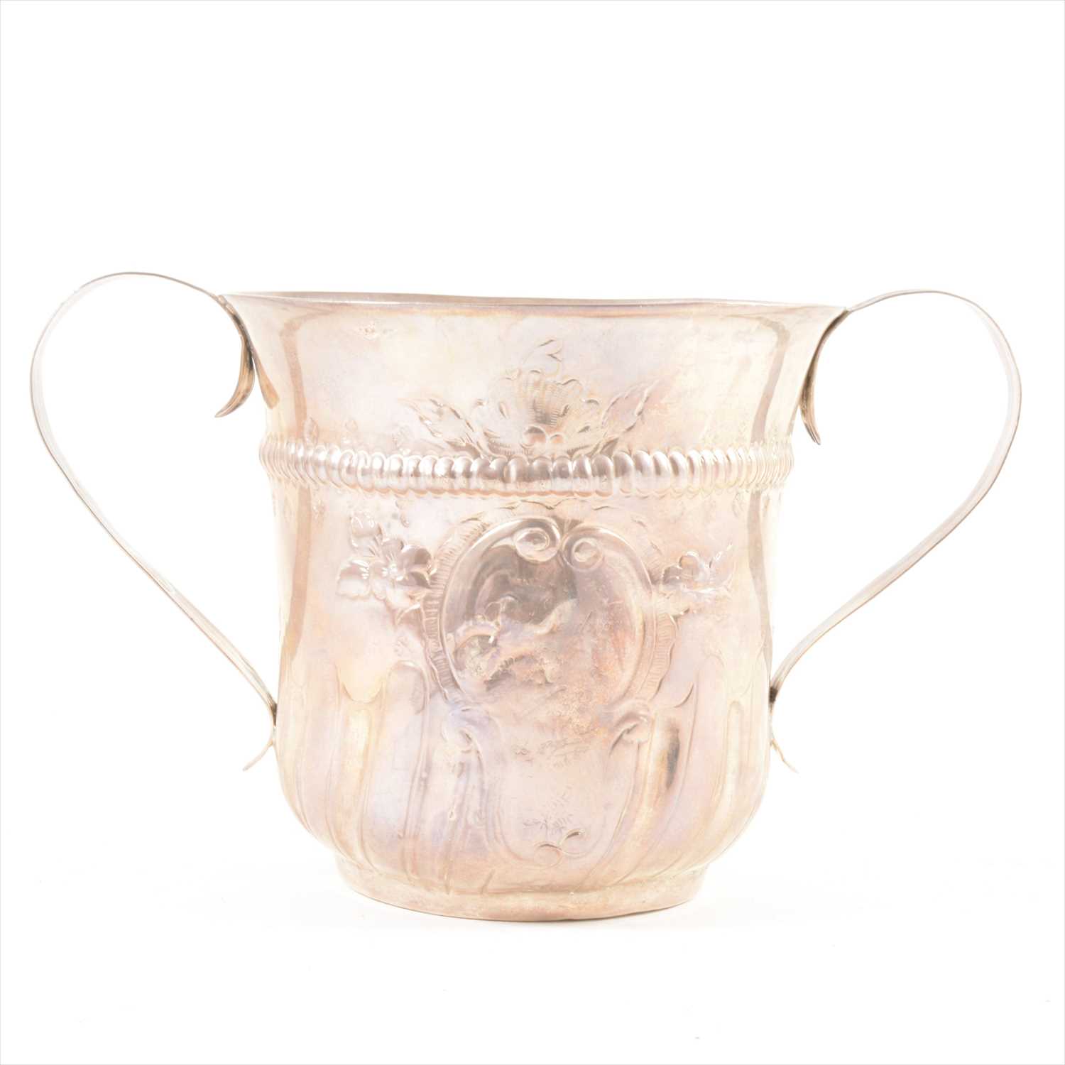 Lot 394 - William & Mary style porringer, indistinct maker's mark, London 1769 [sic]