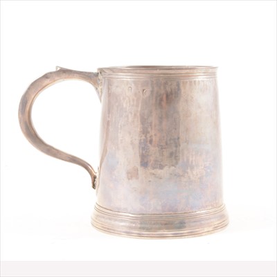 Lot 609 - Queen Anne silver mug, marks badly rubbed, probably 1713