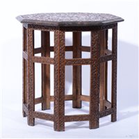 Lot 332 - Small oak gateleg table