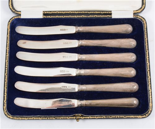 Lot 292 - Set of six silver tea knives, cased, Allen & Darwin, Sheffield 1919.