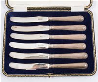 Lot 292 - Set of six silver tea knives, cased, Allen & Darwin, Sheffield 1919.