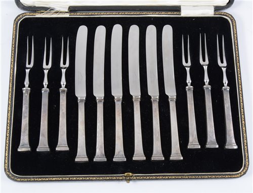 Lot 233 - Set of six dessert knives and forks