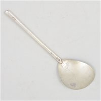 Lot 143 - Silver slip end spoon, Robert Wade Jnr, London, circa 1630.