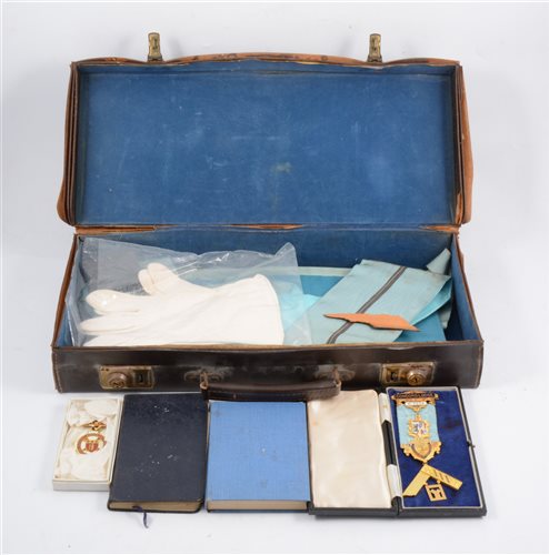 Lot 171 - A case of Masonic related items, including a  9ct jewel marked Concord Lodge