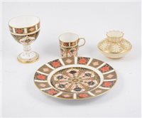 Lot 44 - Four pieces of Royal Crown Derby Imari ware, and a Worcester ivory ground pot pourri vase
