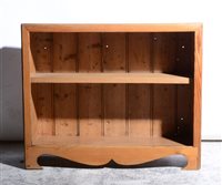 Lot 346 - A modern pine bookcase