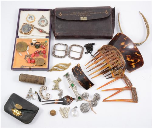Lot 276 - A collection of Victorian and later jewellery and accessories