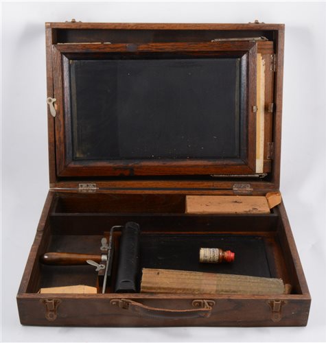 Lot 140 - Vintage portable screenprinting/ mimeograph box
