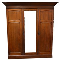 Lot 370 - An Edwardian mahogany wardrobe