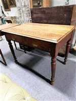 Lot 419 - Oak side table