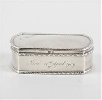 Lot 278 - A Mappin & Webb Ltd silver snuff/trinket box, rectangular with curved ends, plain polished finish with laurel leaf cast border