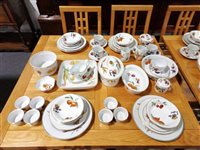 Lot 67 - A large collection of Royal Worchester Evesham pattern dinner service