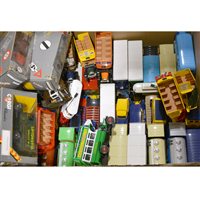 Lot 334 - A large quantity of modern Corgi toys diecast models, mostly from the Corgi Classic series with selection of loose boxes.
