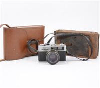Lot 115 - Five vintage cameras, including Olympus 35RD...