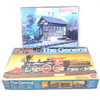 Lot 9 - The General 4-4-0 American Standard wood-burning steam locomotive kit by Airfix