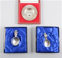 Lot 276 - Royal Silver Wedding commemorative dish, 1972,; two silver caddy spoons, acanthus leaf handles, (3)