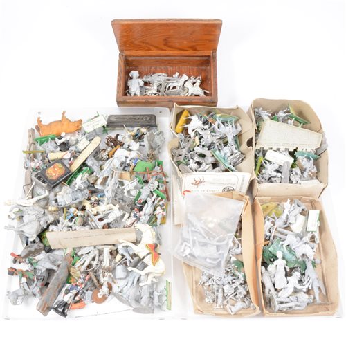 Lot 189 - Large quantity of white metal military war gaming figures