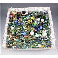 Lot 194 - Large quantity of loose marbles, various sizes and ages, one box.