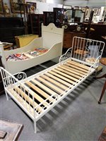 Lot 455 - Metal child's bed