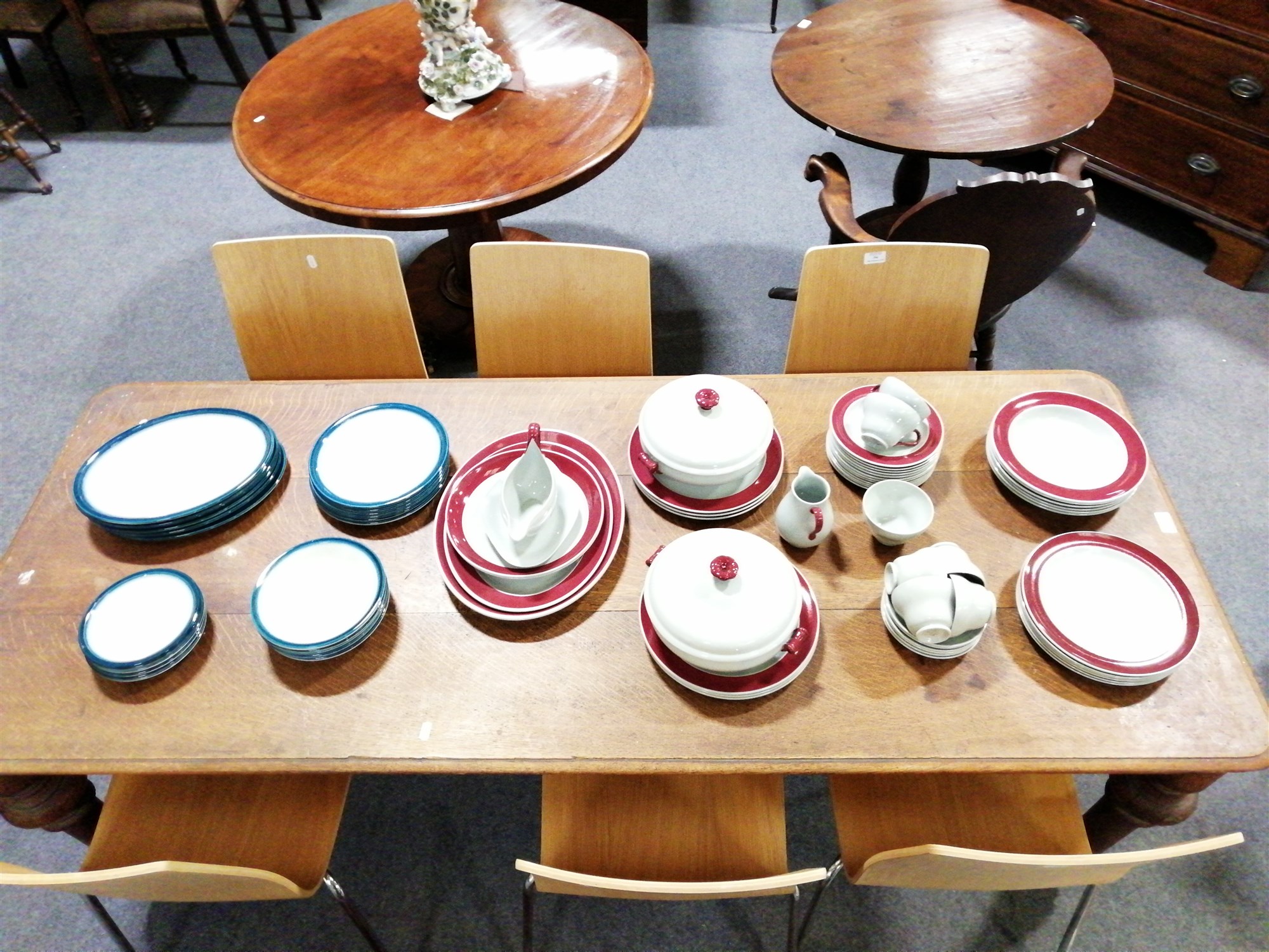 Lot 79 Collection of Wedgwood dinnerware, including