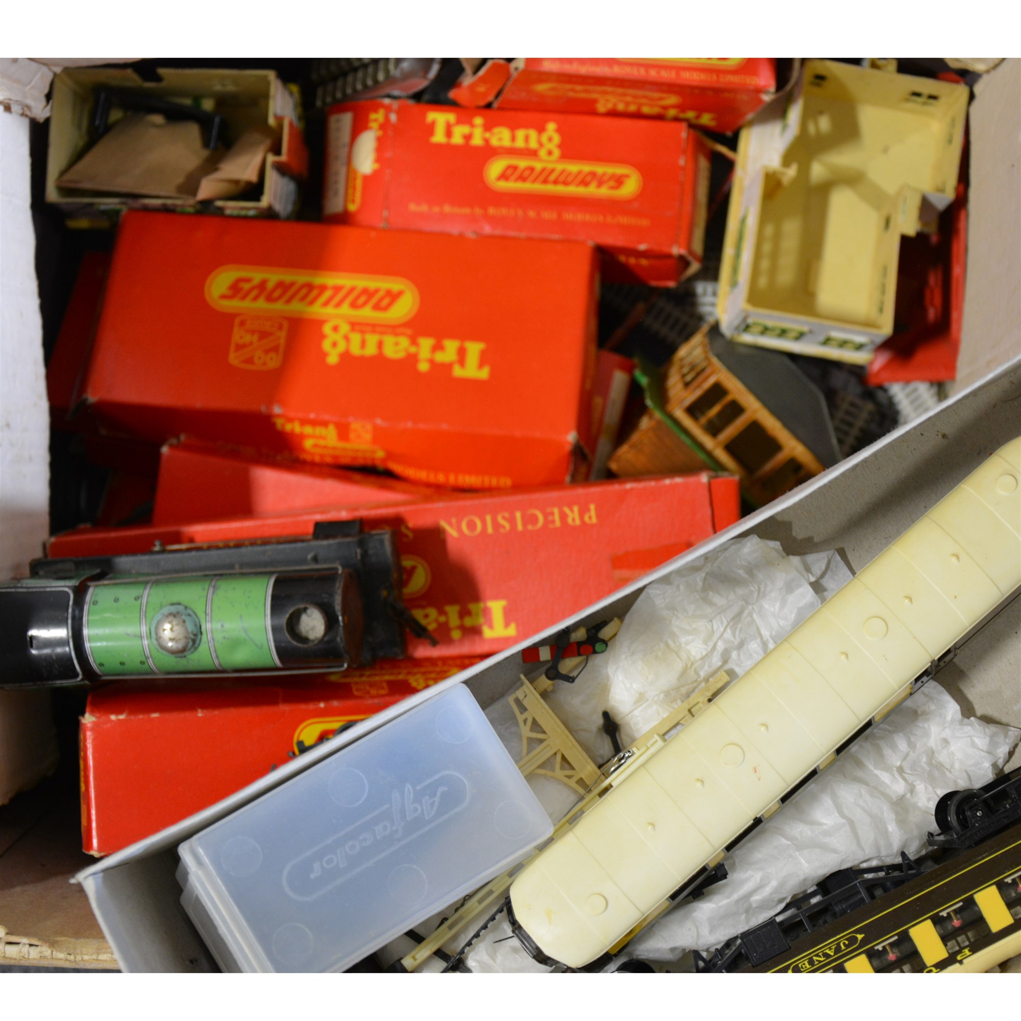 Lot 3 - Tri-ang OO gauge railways, including Sir Nigel
