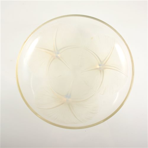 Lot 588 - A René Lalique opalescent glass dish, 'Volubilis' design, introduced 1921