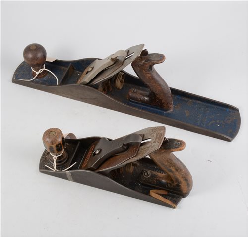 Lot 111 - Record 04.5 and Record smoother 06 panel plane. (2)