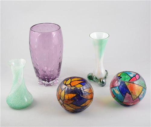 Lot 60 - A collection of paperweights