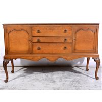 Lot 531 - Burr walnut dining suite in the Queen Anne style