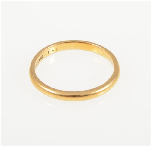 Lot 231 - A 22 carat yellow gold wedding band, 2.5mm wide plain polished D shape, ring size O, approximate weight 3.1gms.