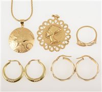 Lot 280 - A collection of jewellery marked 750, creole hoop earrings, pendants and chain, ring, total weight approximately 26.6gms.