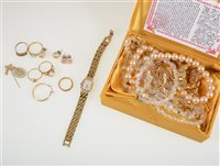 Lot 343 - A collection of costume jewellery, rings, earrings, crystal necklace, simulated pearls, Raymond Weil gold-plated wrist watch, Seiko watch, etc all in a fabric box.