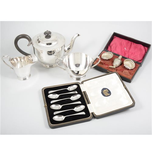 Lot 139 - A tray of silver and silver-plated wares, including a cased set of six silver pastry forks by Francis Howard Ltd, Sheffield 1932
